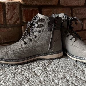 BKE Gray Men's Leather Boots